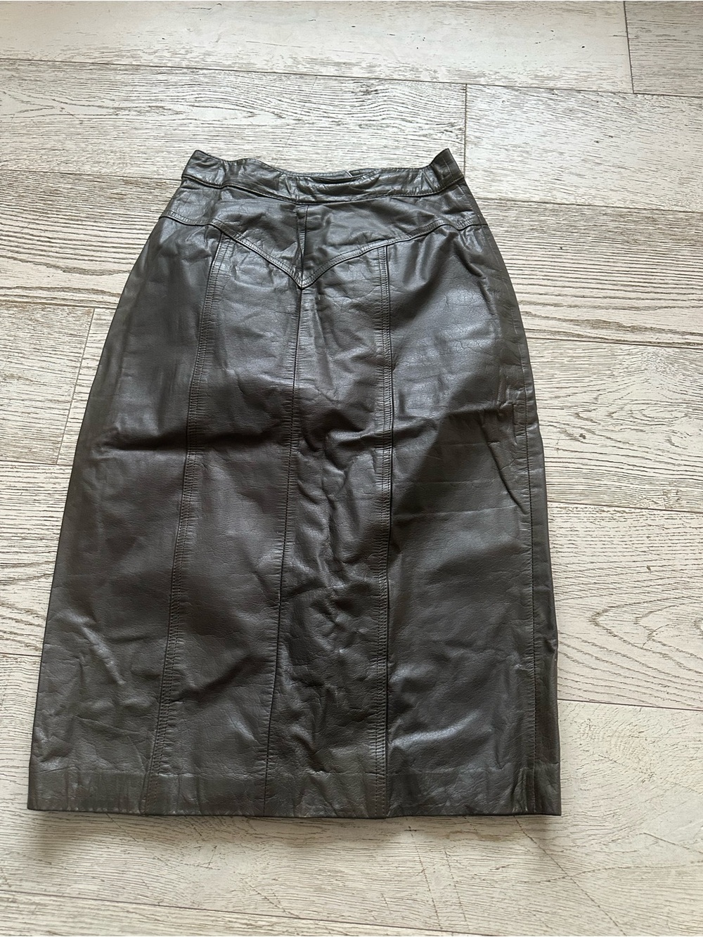 Women's Pia Rucci Brown Leather Pencil Skirt - Sleek Panel Design size 6